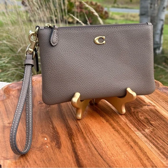 Coach Essentials Wristlet Stone Pebble Leather CH818, NWT - Picture 12 of 13